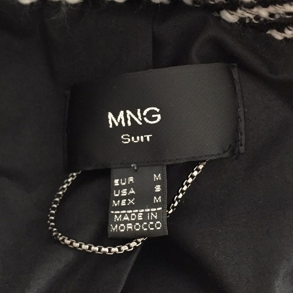MNG Mango Structured Houndstooth Black and White Textured Cropped Blazer - Picture 7 of 10